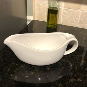 Porcelain gravy boat
